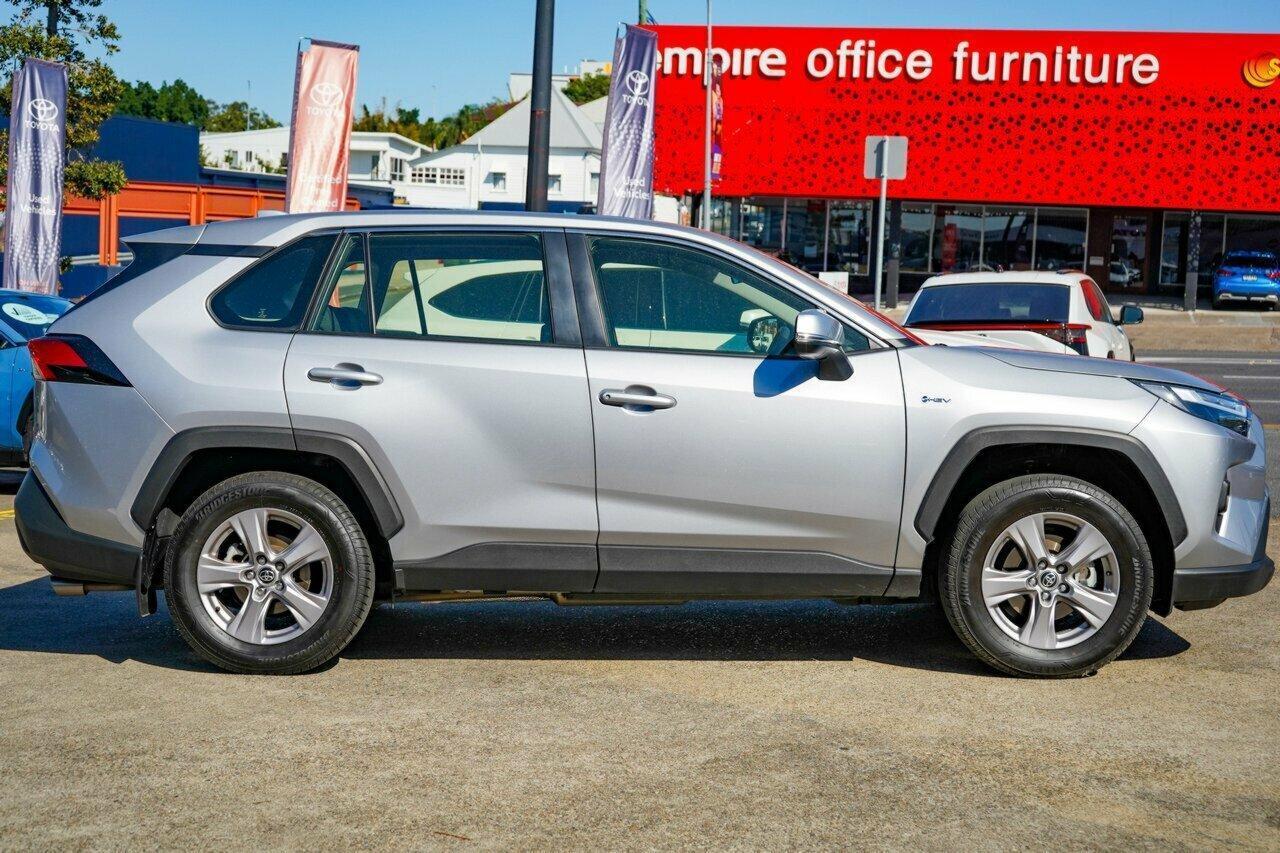 2025 Toyota RAV4 GX AWD in Silver