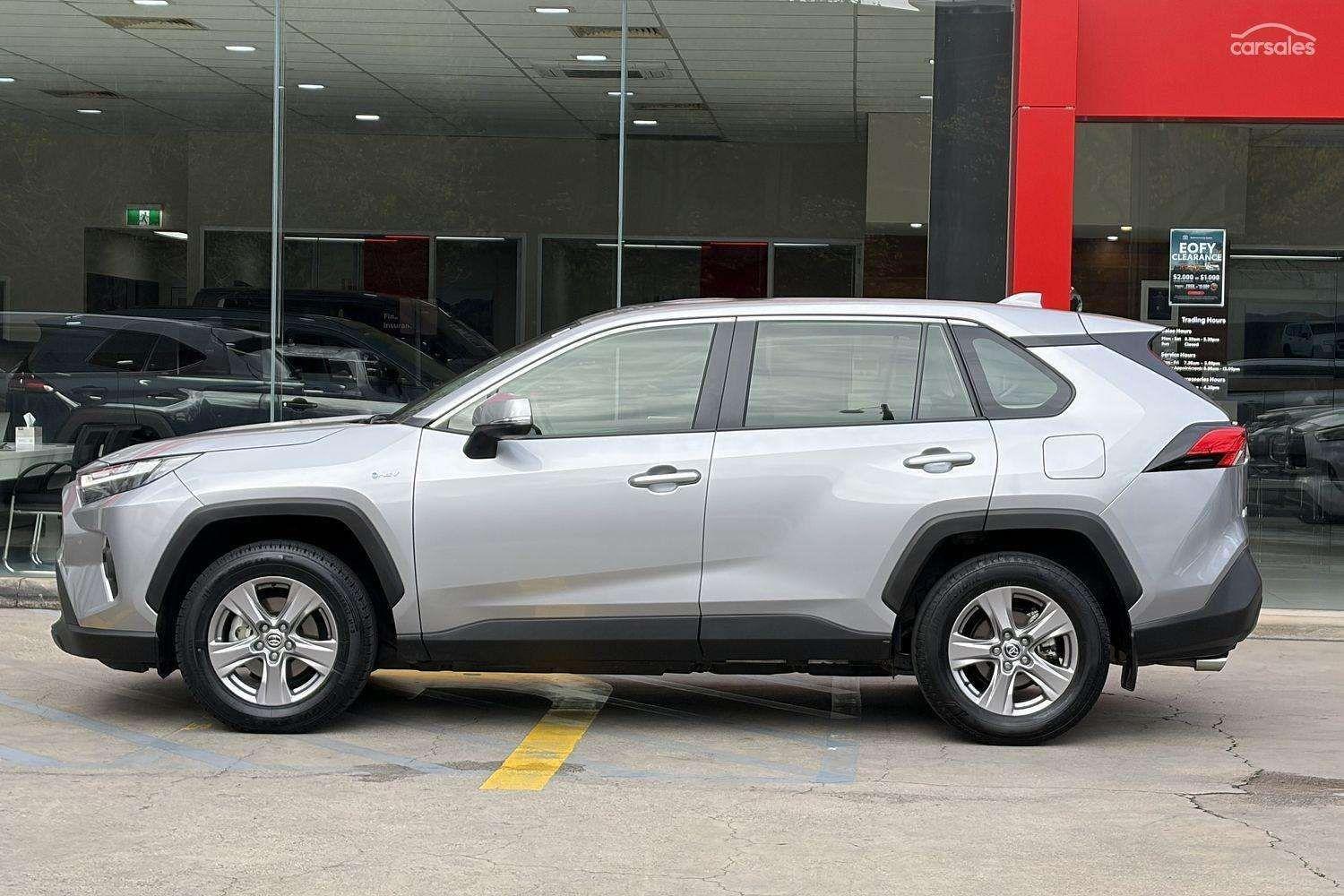 2025 Toyota RAV4 GX AWD in Silver