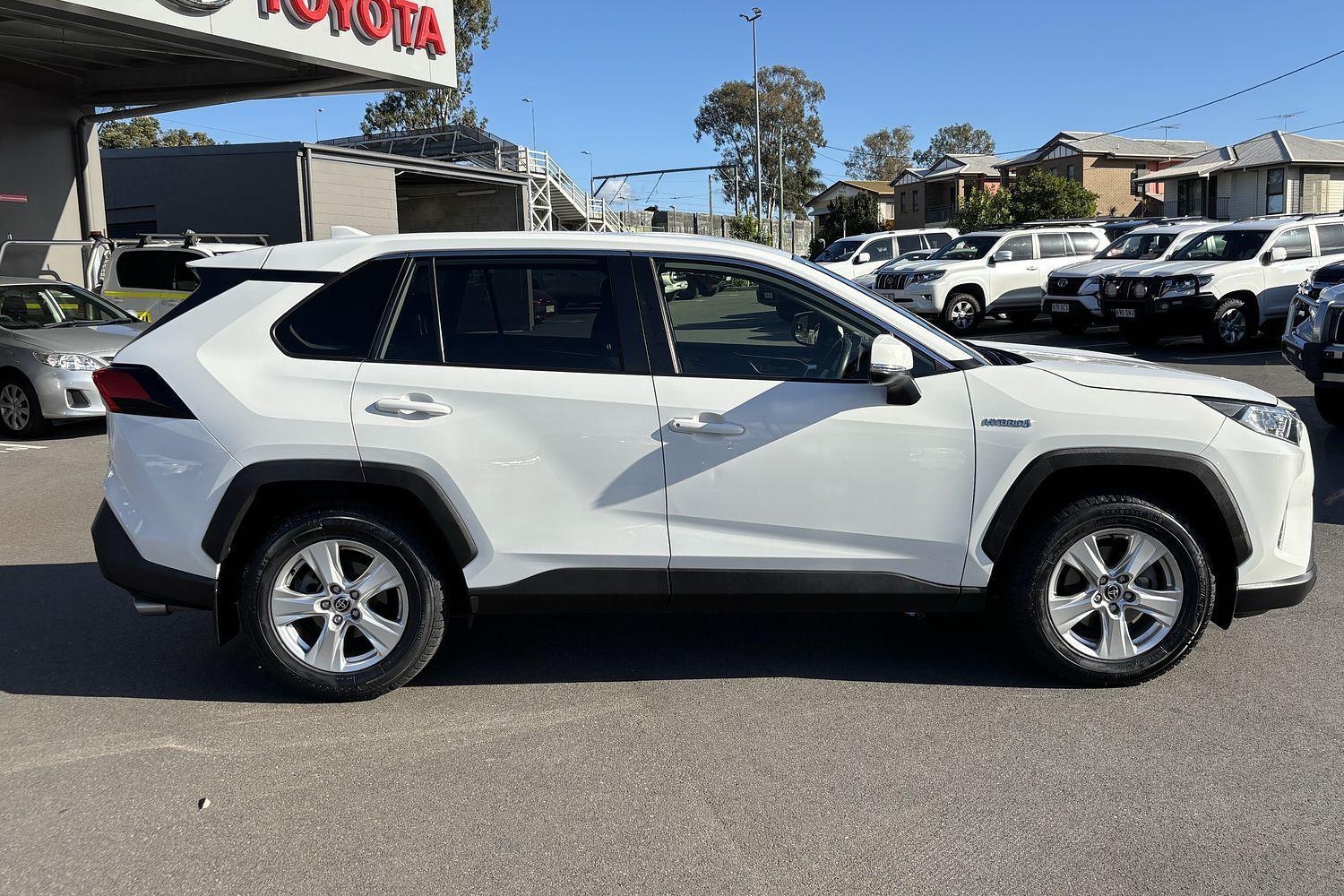2021 Toyota RAV4 GX AWD in White