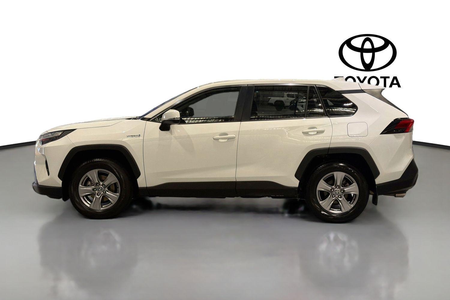 2022 Toyota RAV4 GX AWD in White