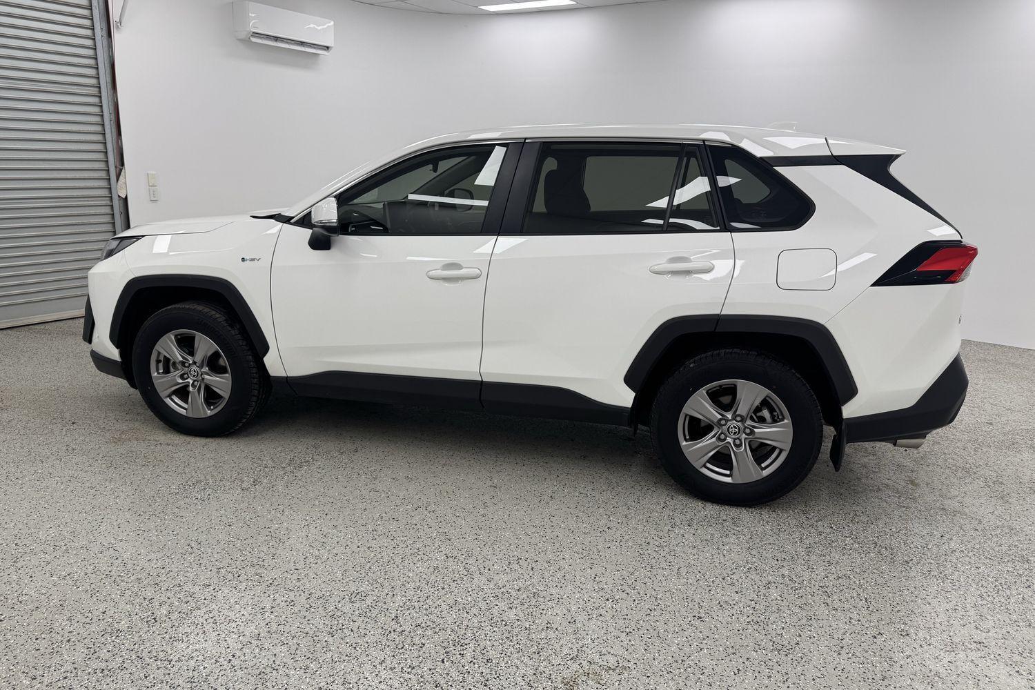 2025 Toyota RAV4 GX AWD in White