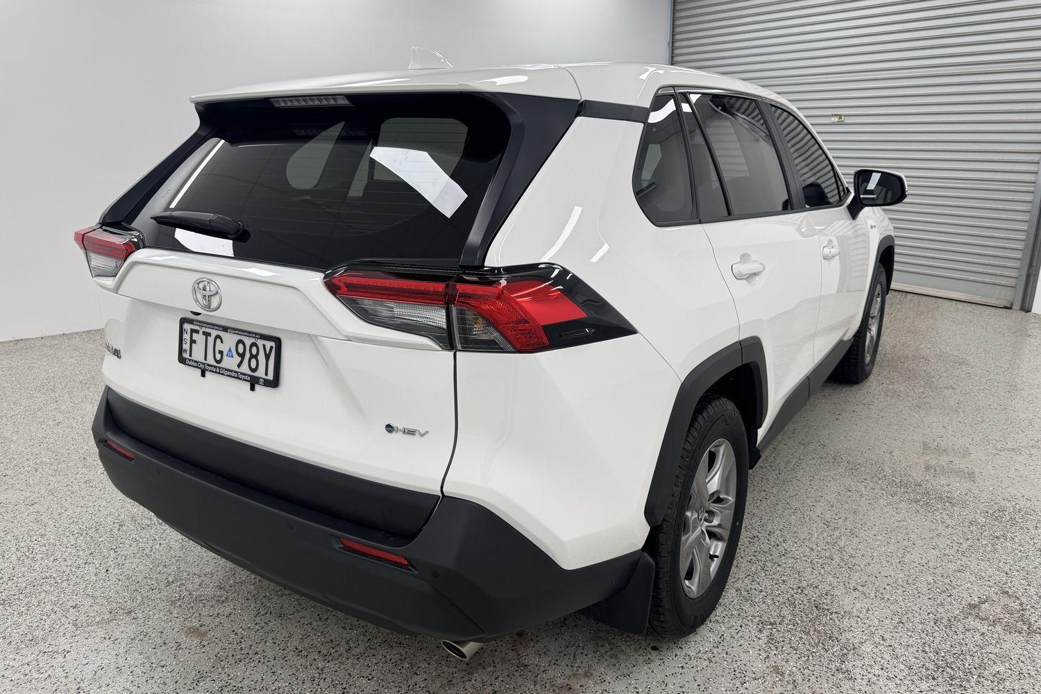 2025 Toyota RAV4 GX AWD in White
