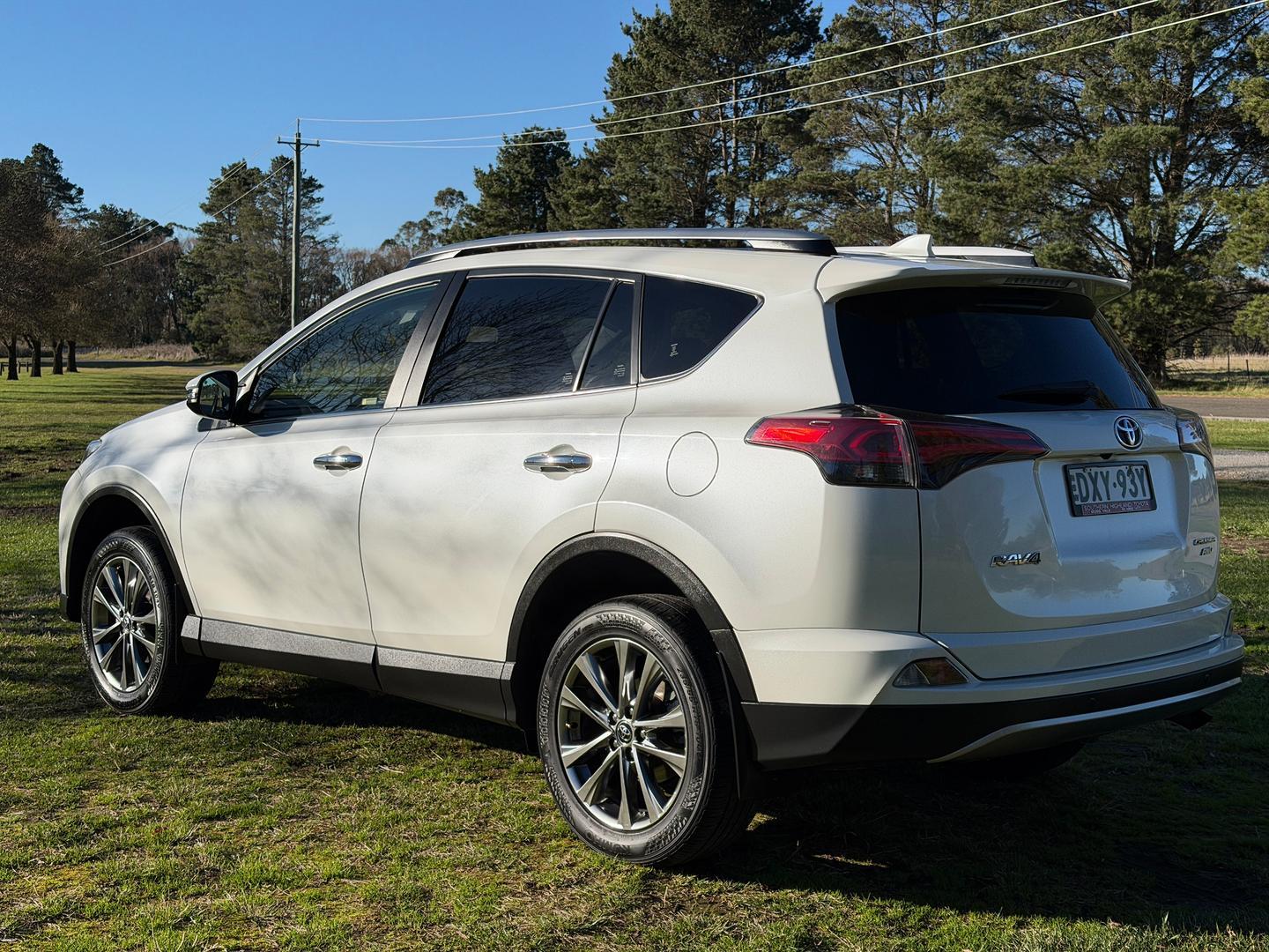 2018 Toyota RAV4 Cruiser in White