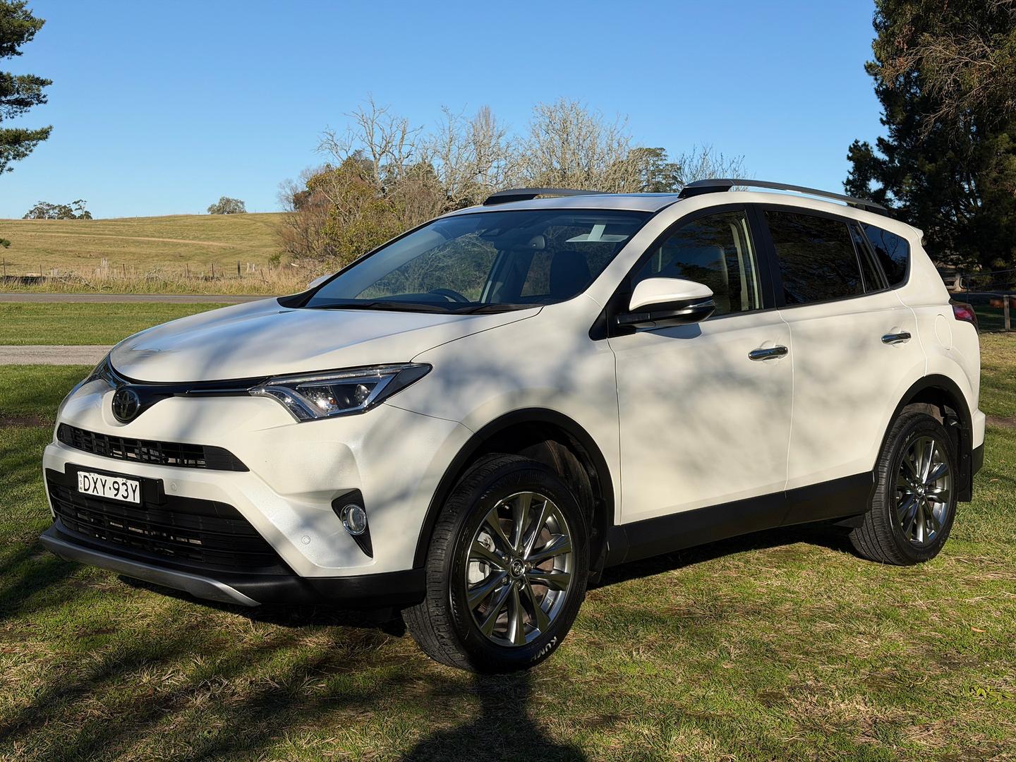 2018 Toyota RAV4 Cruiser in White