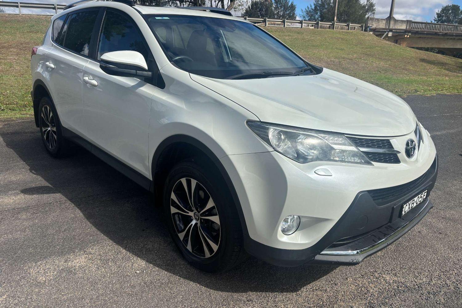 2014 Toyota RAV4 Cruiser-AWD in White