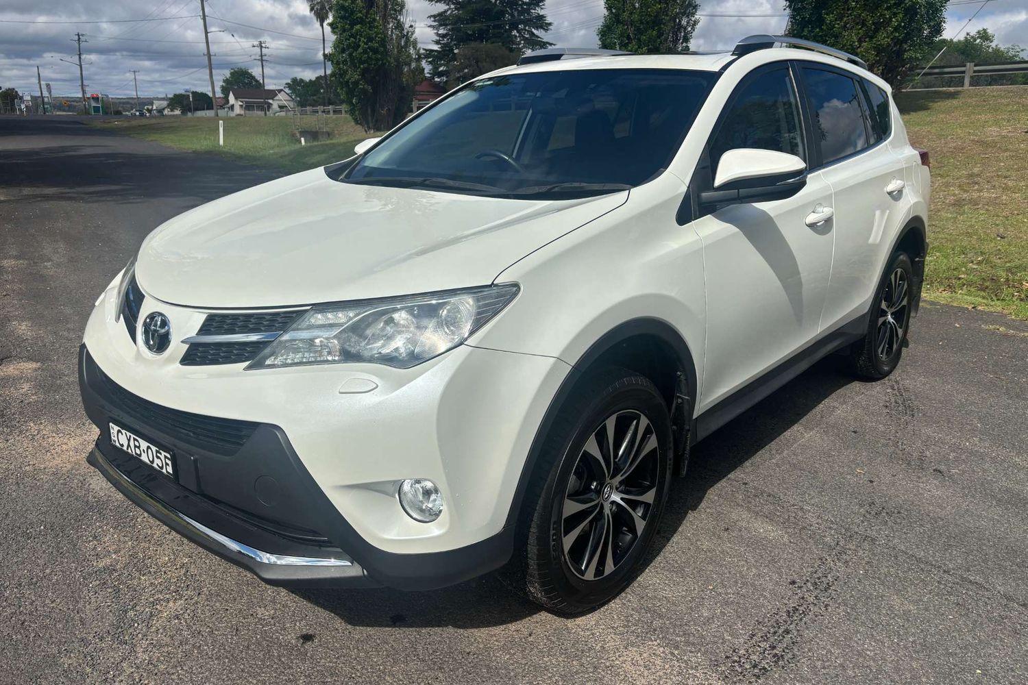 2014 Toyota RAV4 Cruiser-AWD in White