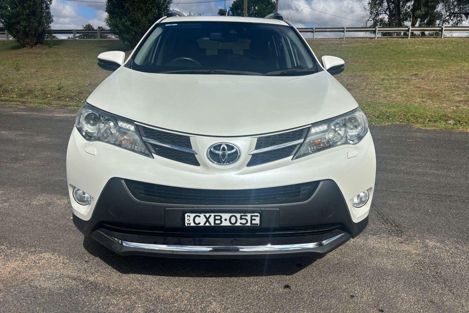 2014 Toyota RAV4 Cruiser-AWD in White