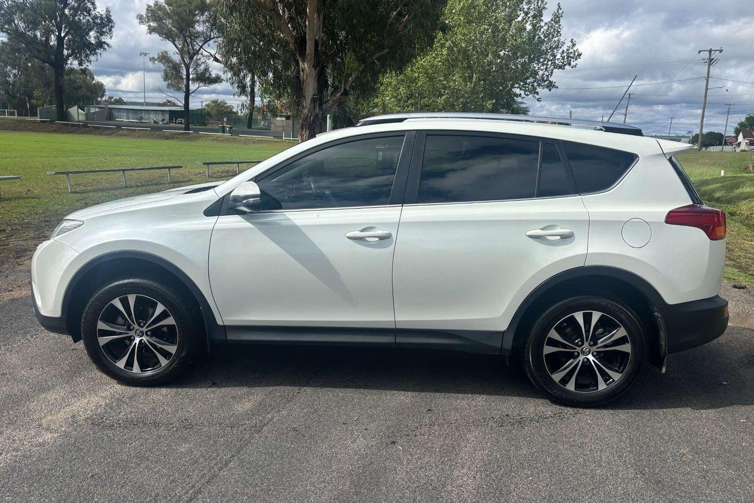 2014 Toyota RAV4 Cruiser-AWD in White
