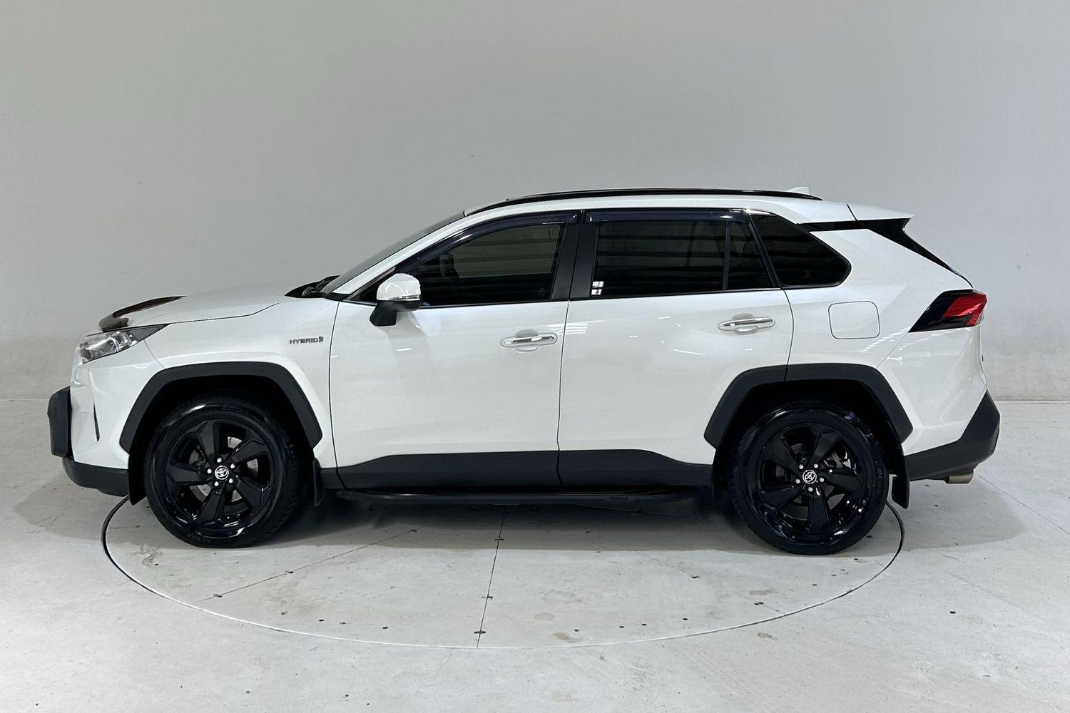2020 Toyota RAV4 Cruiser-AWD in White