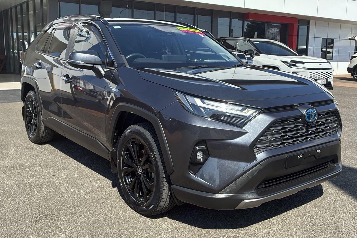 2024 Toyota RAV4 Cruiser-AWD in Silver