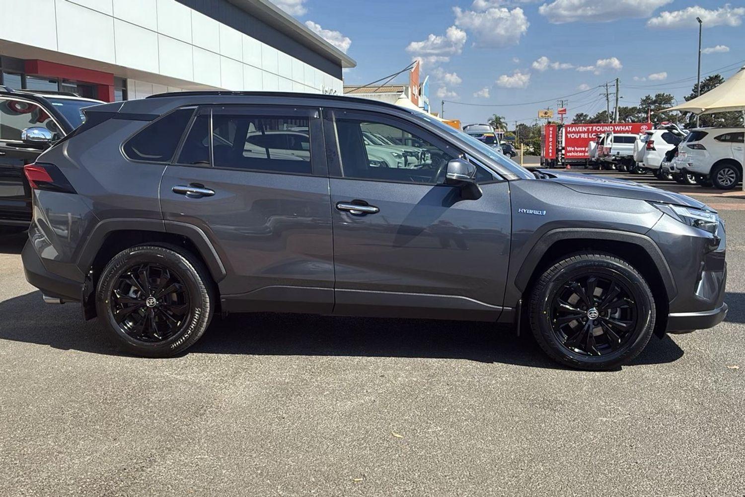 2024 Toyota RAV4 Cruiser-AWD in Silver