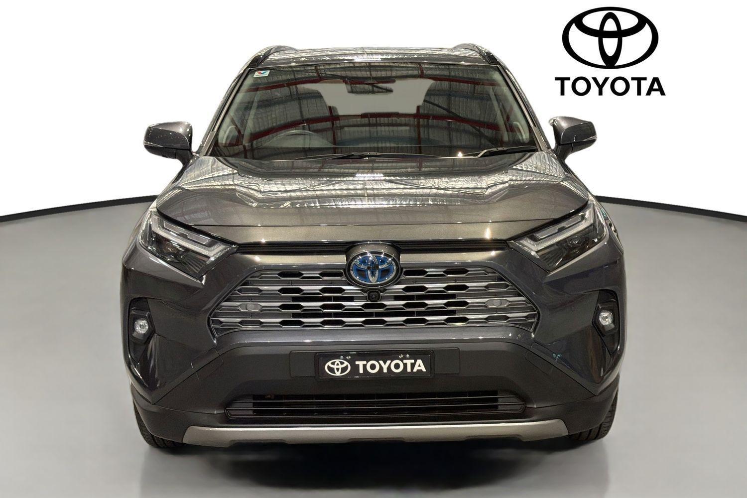 2024 Toyota RAV4 Cruiser-AWD in Silver