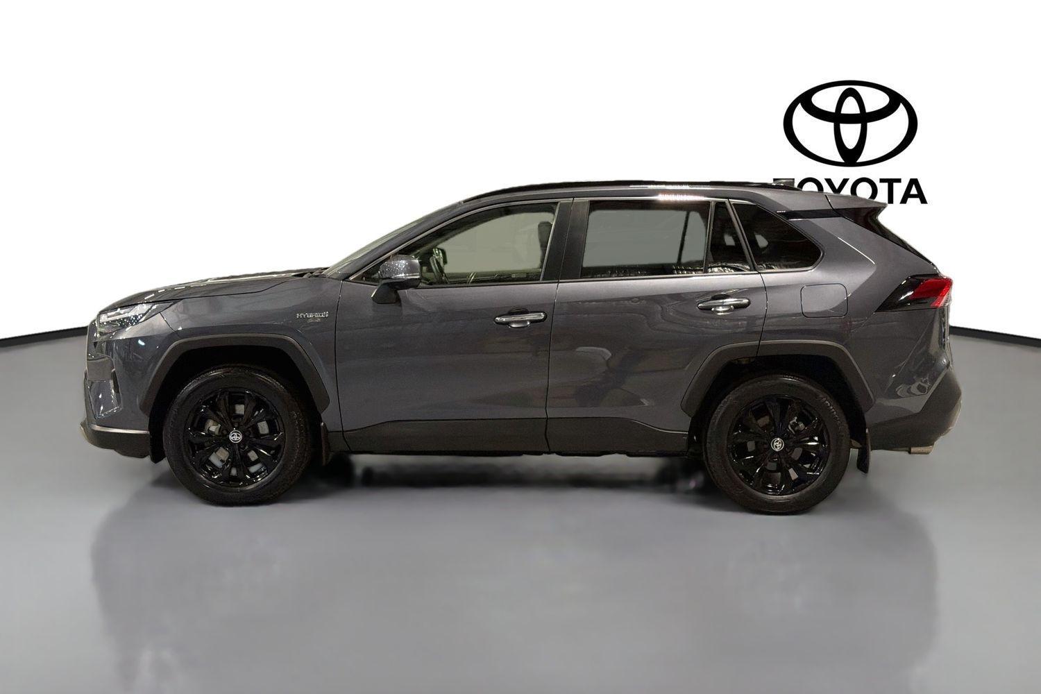 2024 Toyota RAV4 Cruiser-AWD in Silver