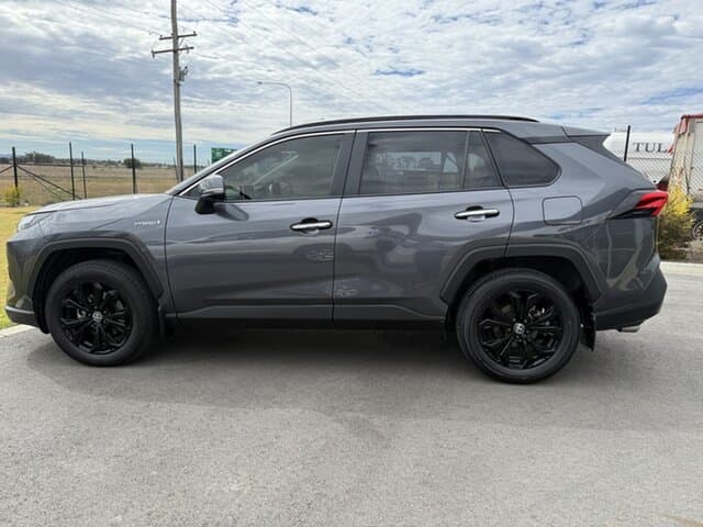 2022 Toyota RAV4 Cruiser-AWD in Silver