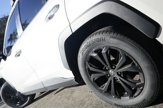2022 Toyota RAV4 Cruiser-AWD in White