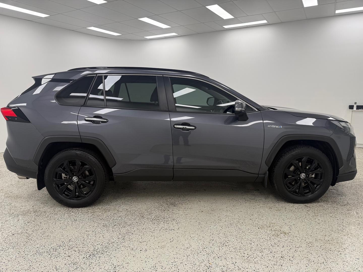 2024 Toyota RAV4 Cruiser in Silver