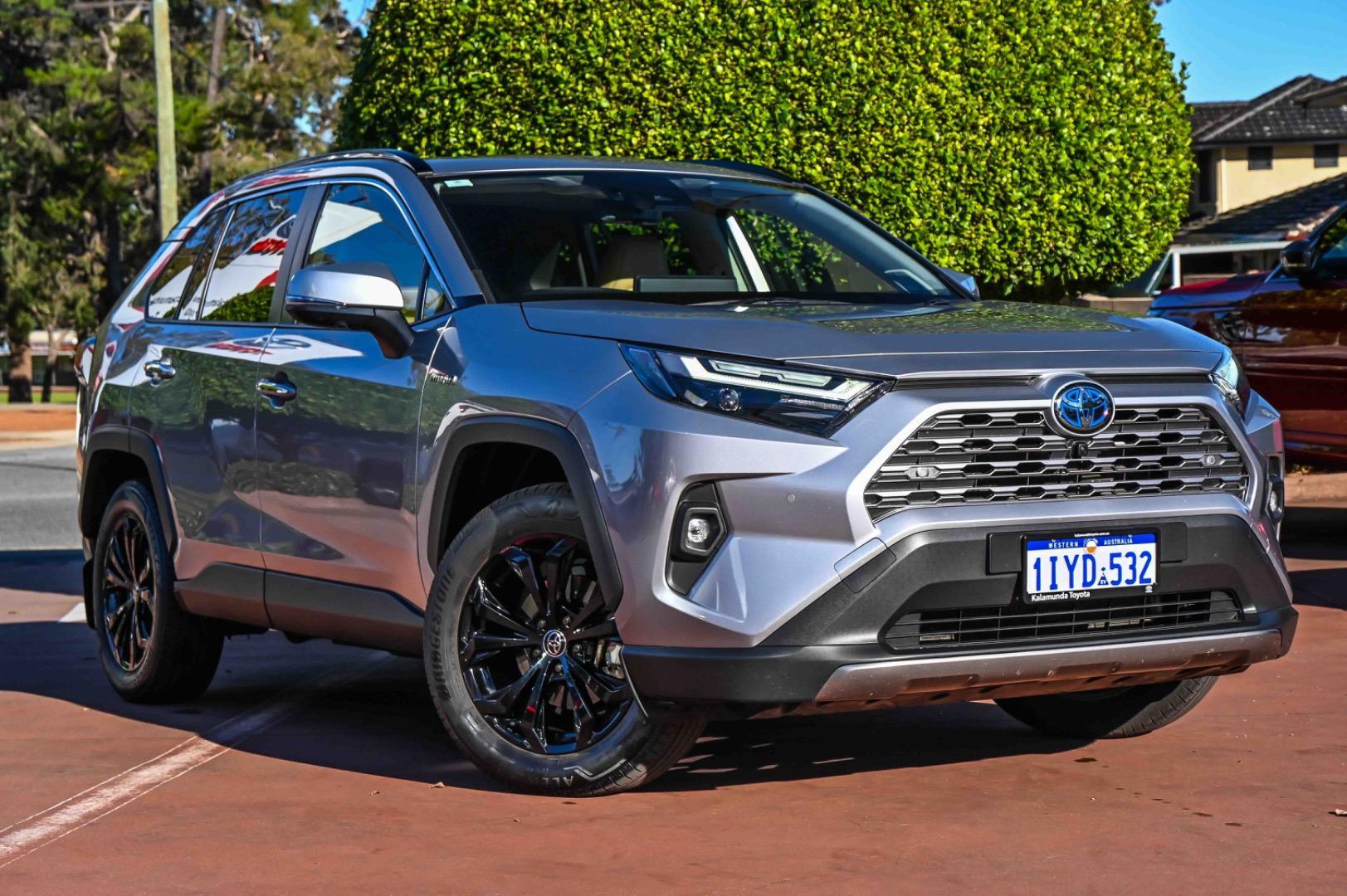 2024 Toyota RAV4 Cruiser AWD in Silver