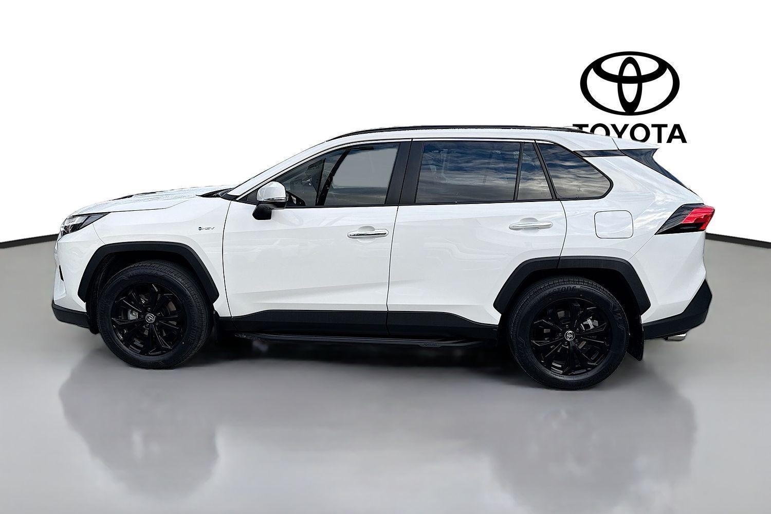2025 Toyota RAV4 Cruiser-AWD in White