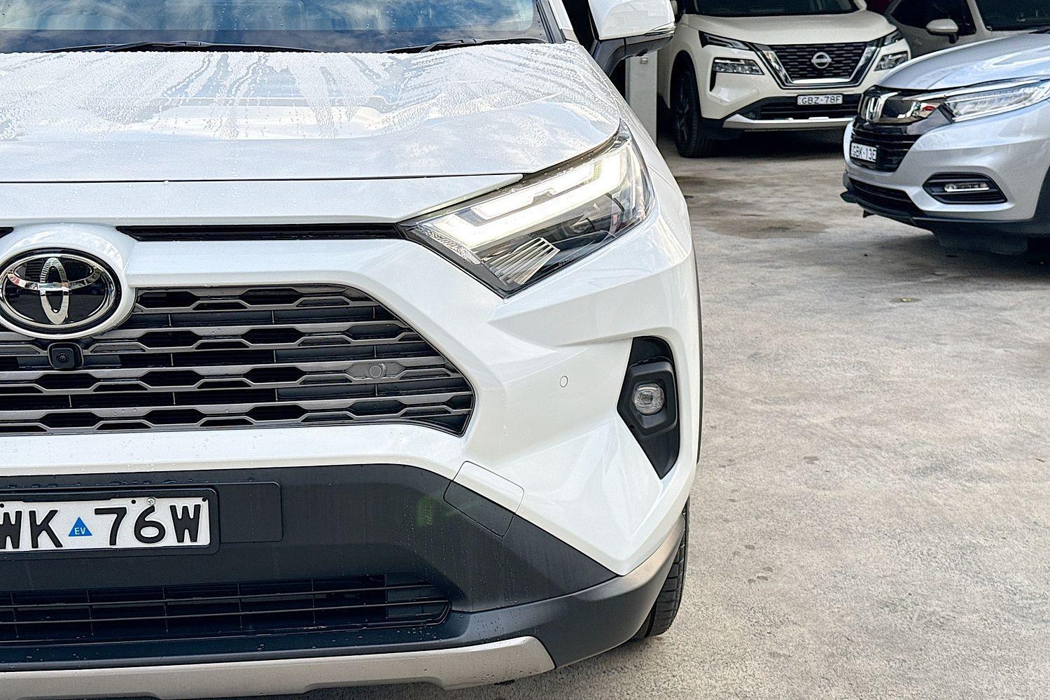 2025 Toyota RAV4 Cruiser-AWD in White