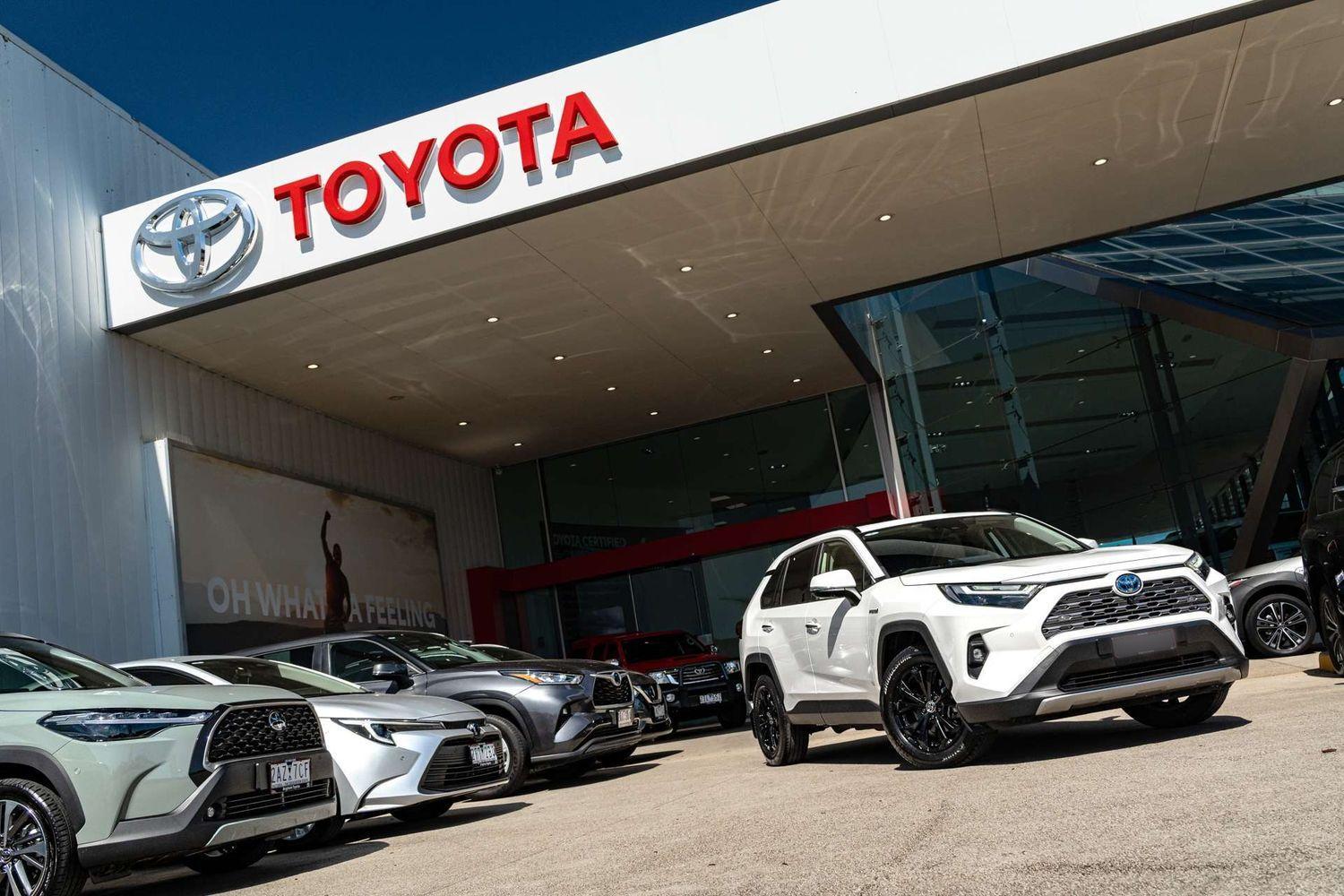 2024 Toyota RAV4 Cruiser-AWD in White