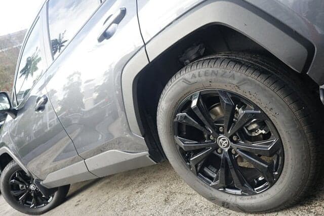 2024 Toyota RAV4 Cruiser-AWD in Silver
