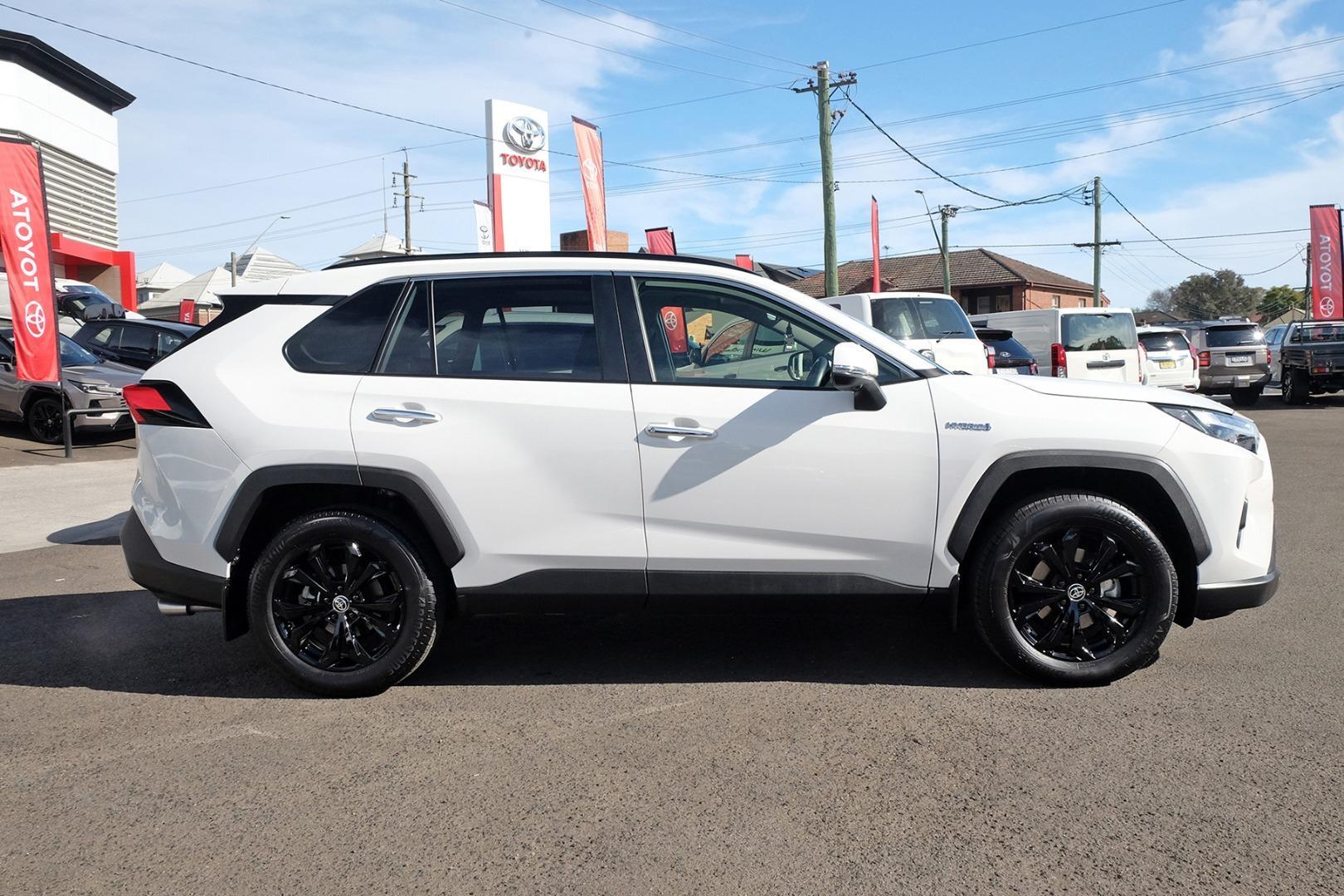 2024 Toyota RAV4 Cruiser-AWD in White