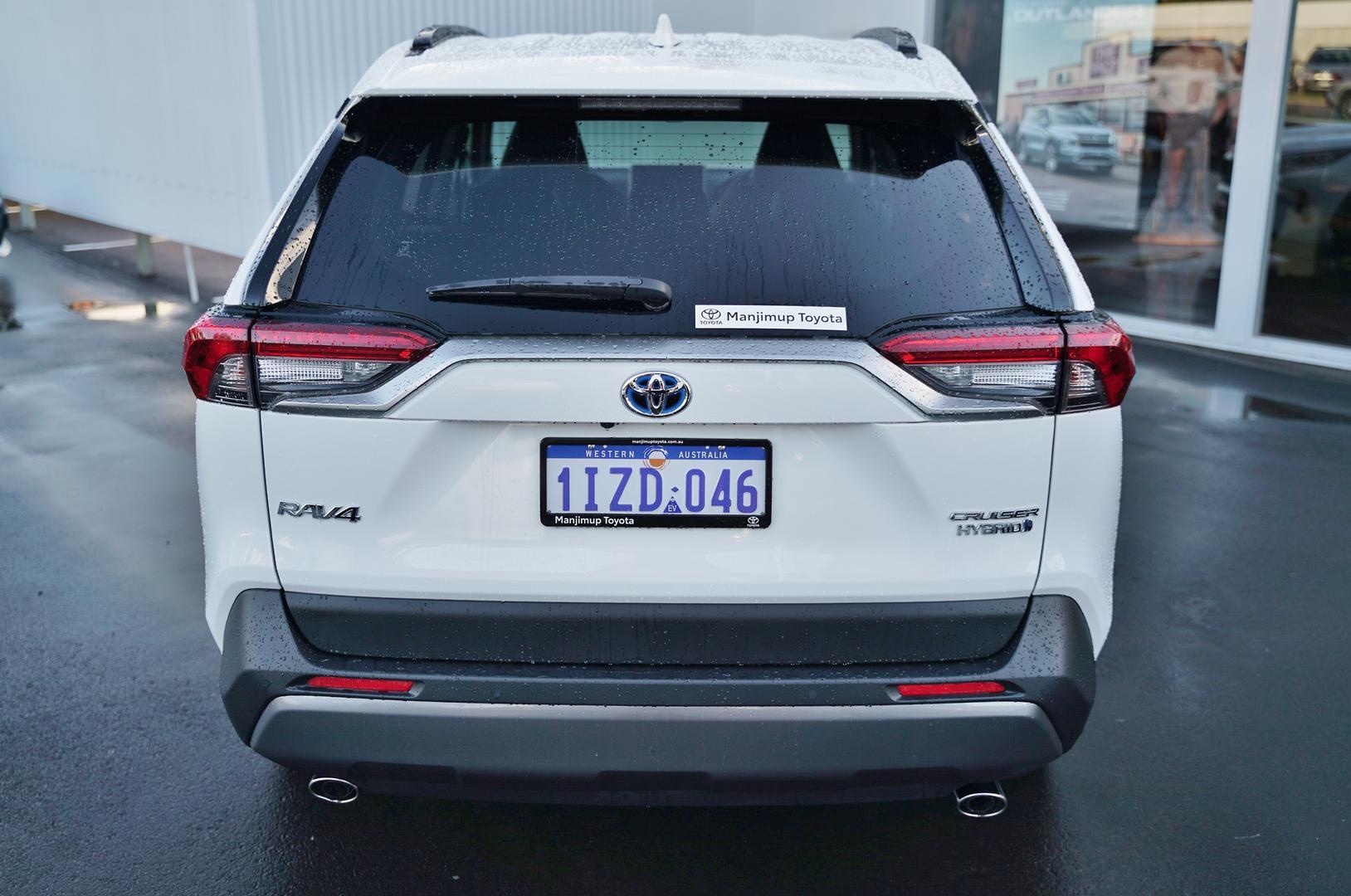 2020 Toyota RAV4 Cruiser in White