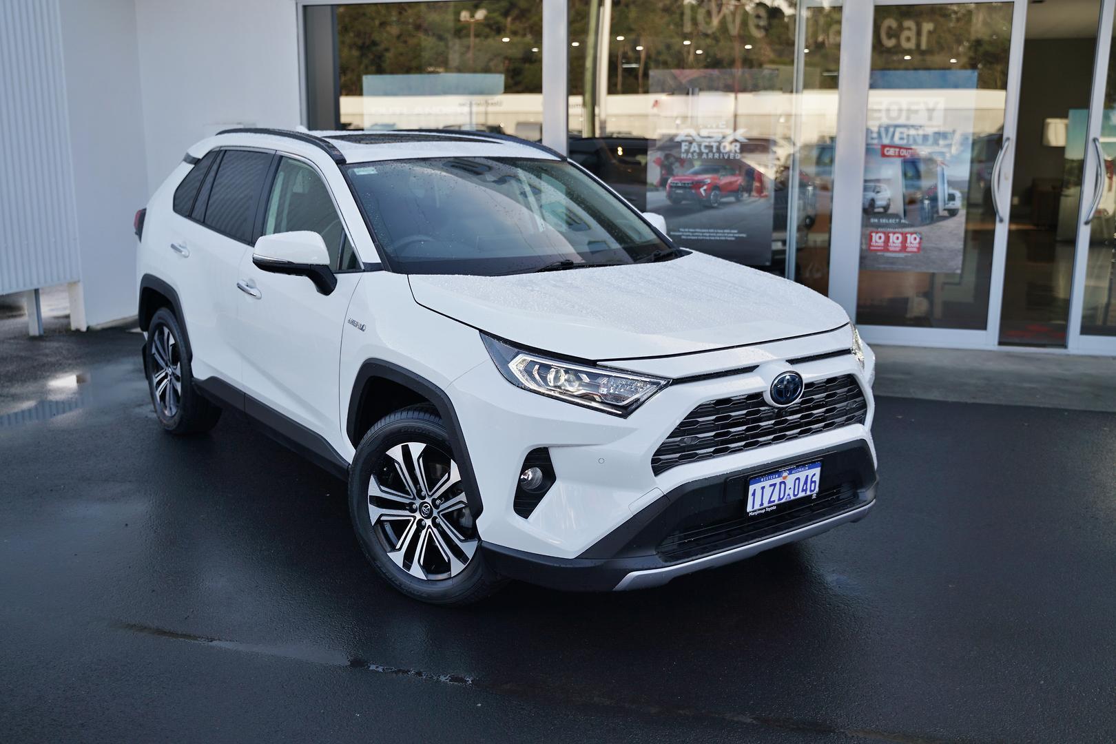 2020 Toyota RAV4 Cruiser in White