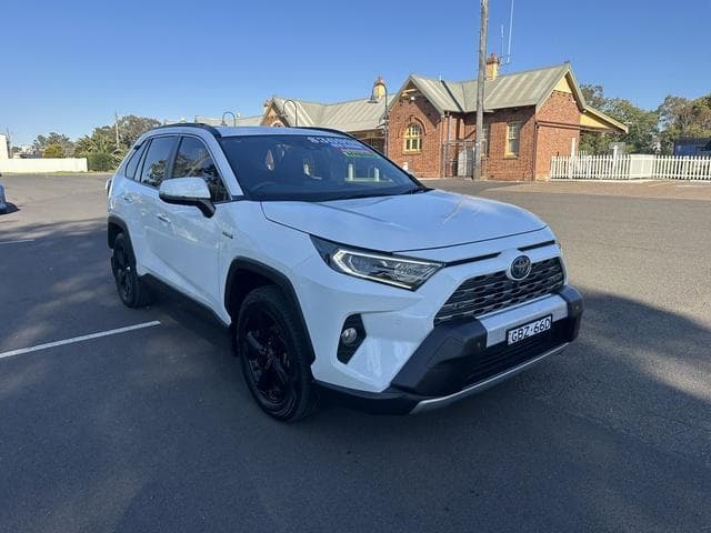 2020 Toyota RAV4 Cruiser-AWD in White