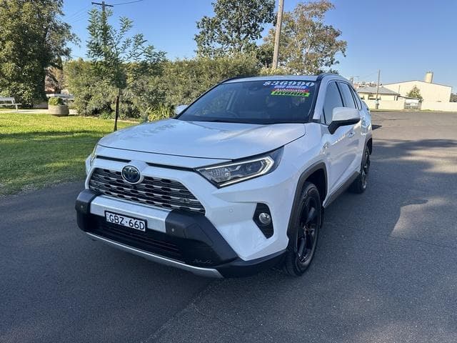 2020 Toyota RAV4 Cruiser-AWD in White