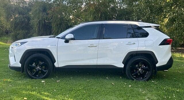 2021 Toyota RAV4 Cruiser in White