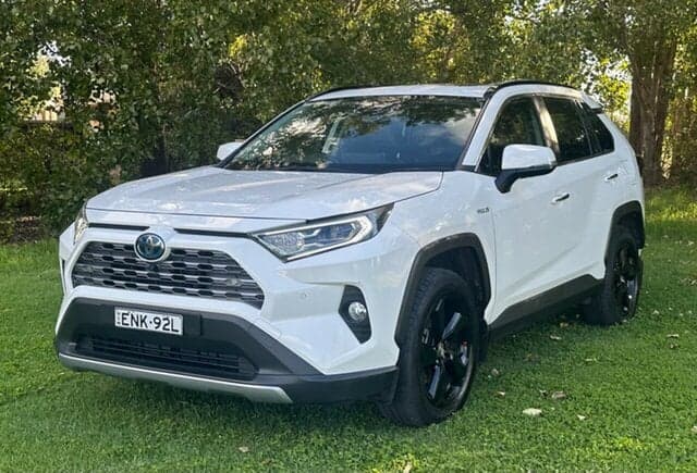 2021 Toyota RAV4 Cruiser in White
