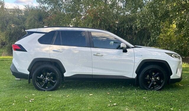 2021 Toyota RAV4 Cruiser in White