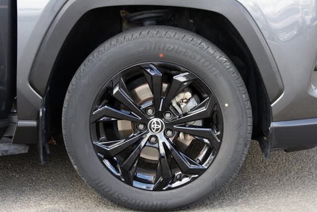 2023 Toyota RAV4 Cruiser-AWD in Silver