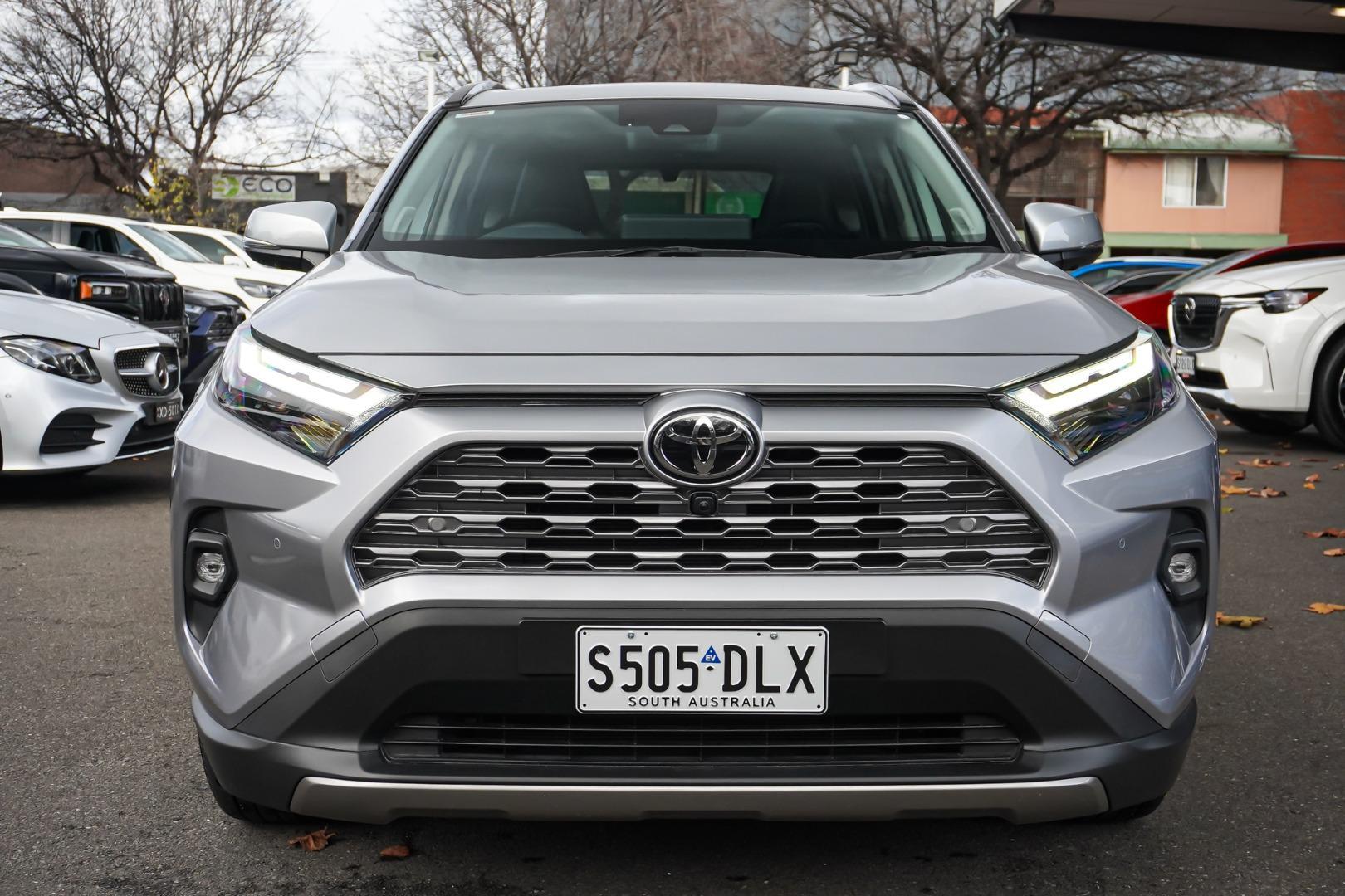 2025 Toyota RAV4 Cruiser in Silver