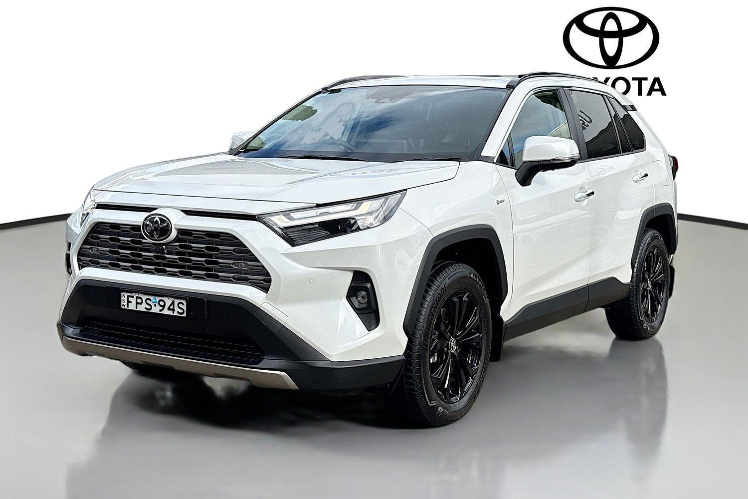 2025 Toyota RAV4 Cruiser-AWD in White