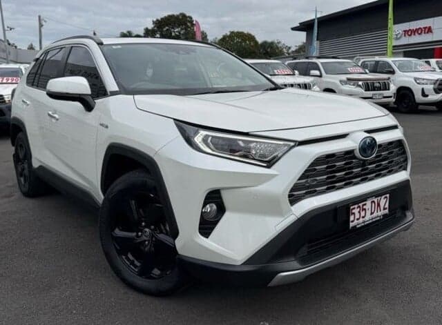 2019 Toyota RAV4 Cruiser-AWD in White