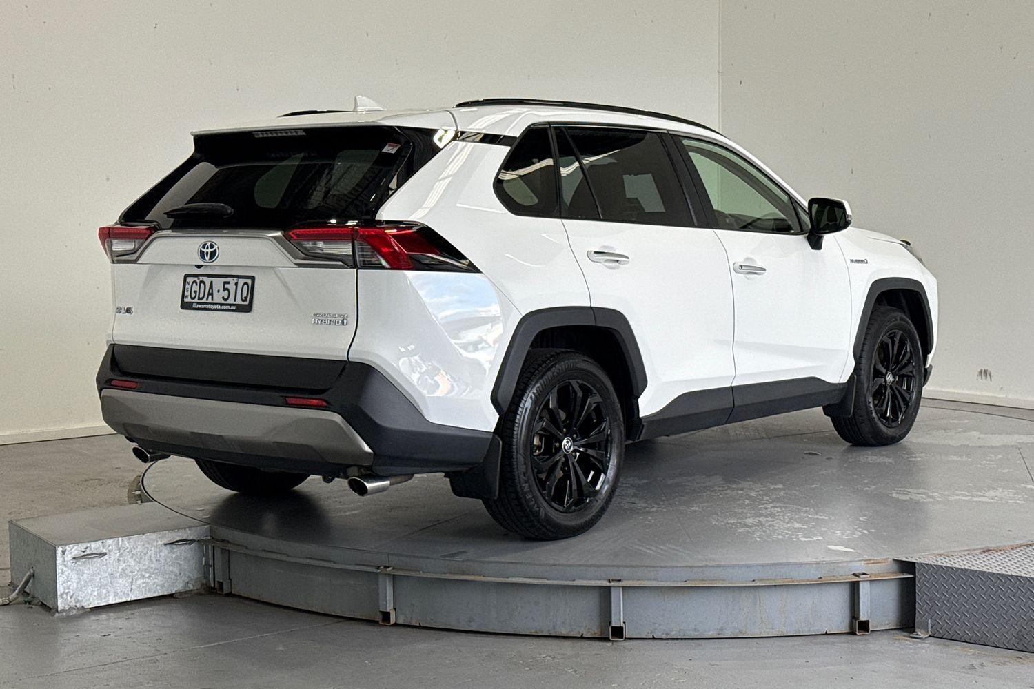 2021 Toyota RAV4 Cruiser-AWD in White