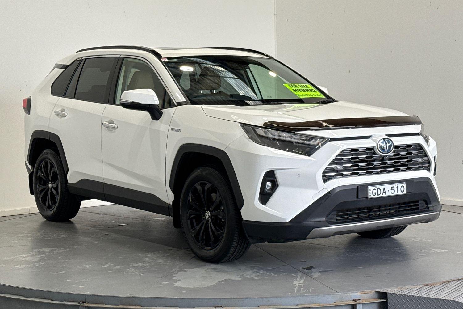 2021 Toyota RAV4 Cruiser-AWD in White