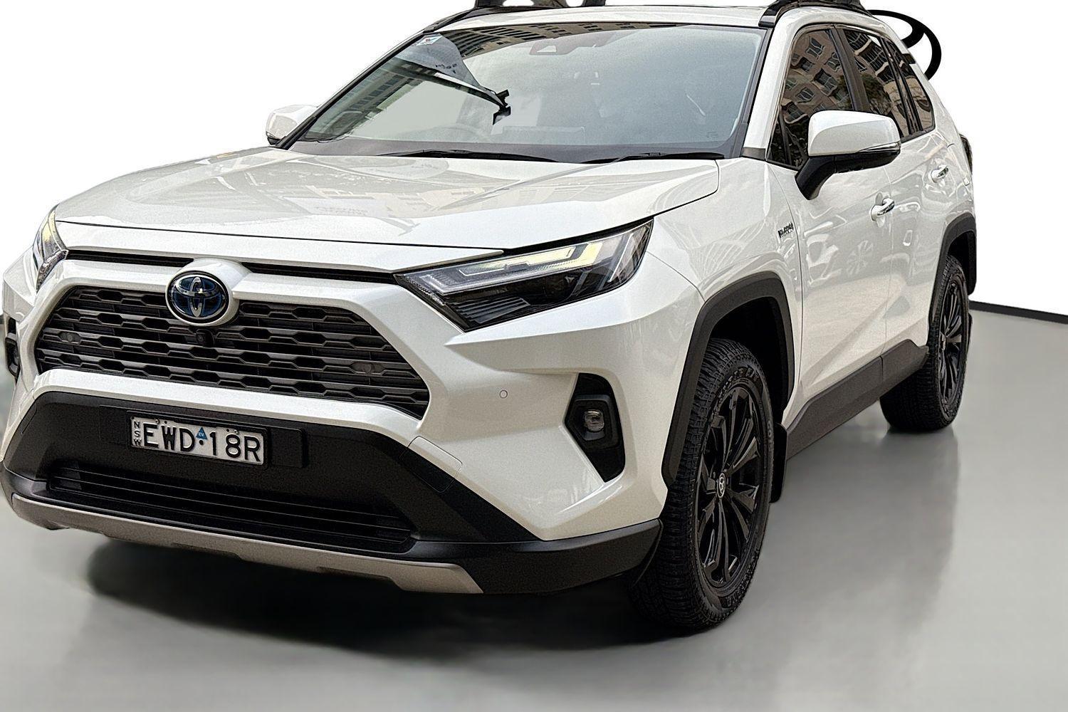 2022 Toyota RAV4 Cruiser-AWD in White