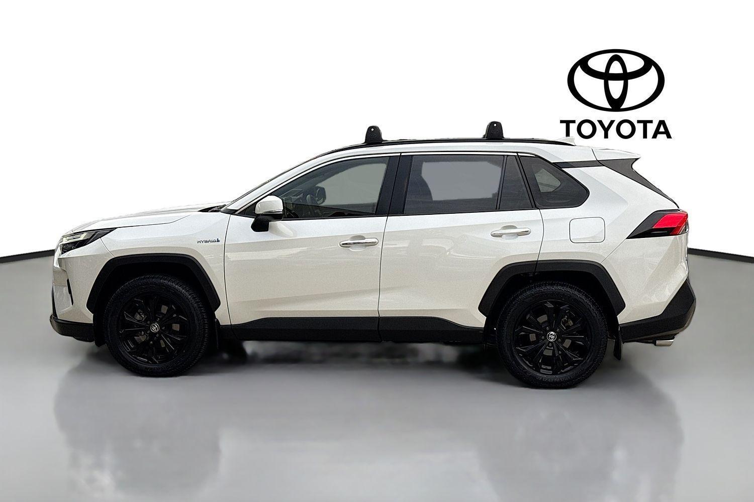 2022 Toyota RAV4 Cruiser-AWD in White