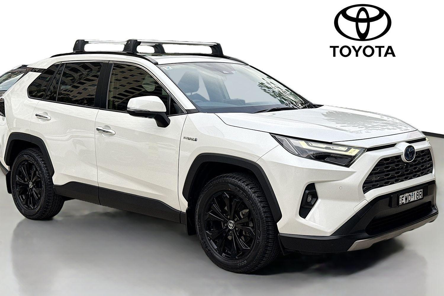 2022 Toyota RAV4 Cruiser-AWD in White