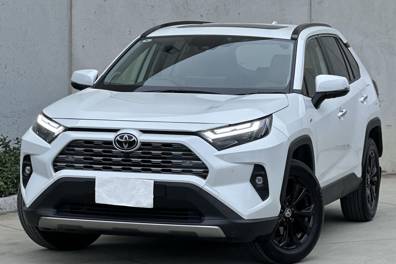 2025 Toyota RAV4 Cruiser-AWD in White