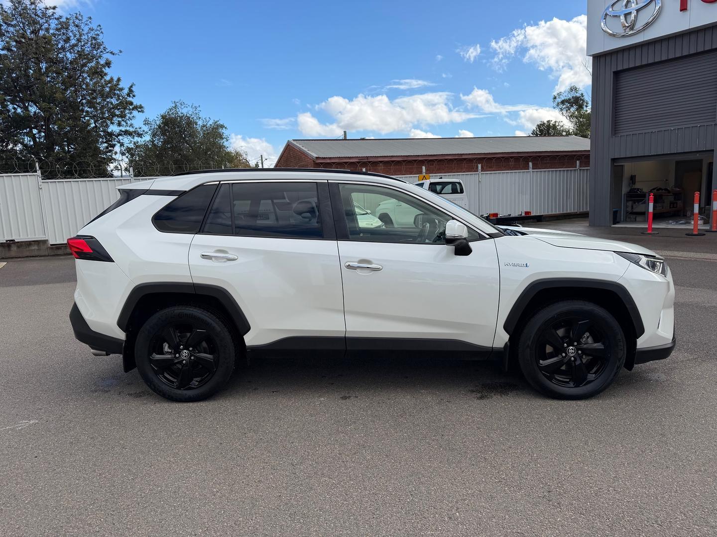 2020 Toyota RAV4 Cruiser-AWD in White