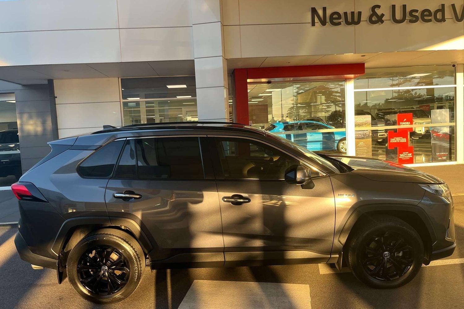 2022 Toyota RAV4 Cruiser AWD in Silver