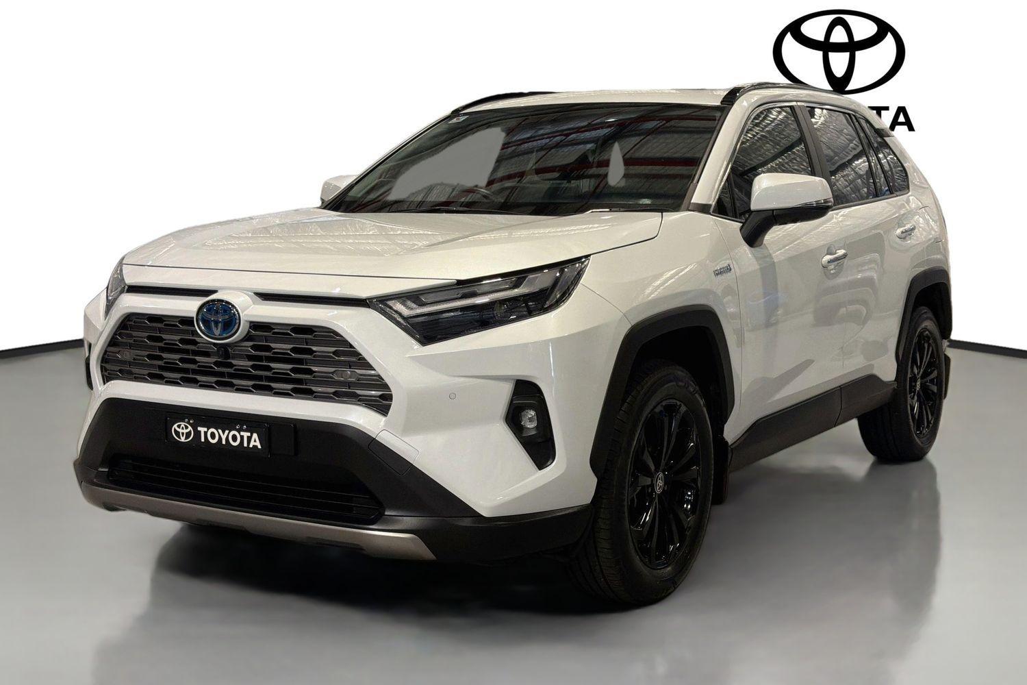 2024 Toyota RAV4 Cruiser-AWD in White