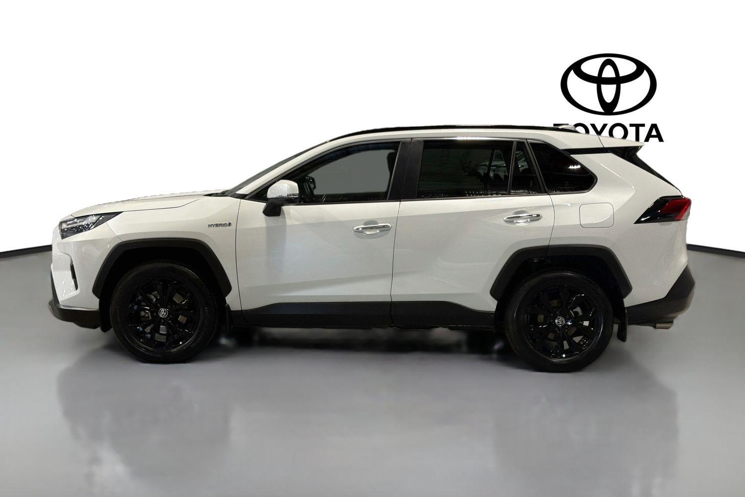 2024 Toyota RAV4 Cruiser-AWD in White