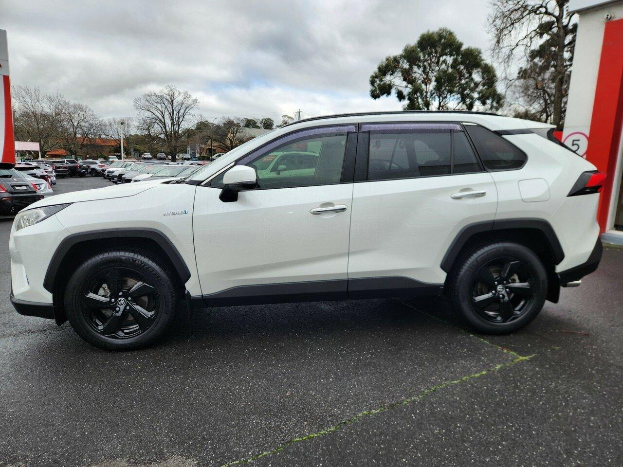 2020 Toyota RAV4 Cruiser-AWD in White