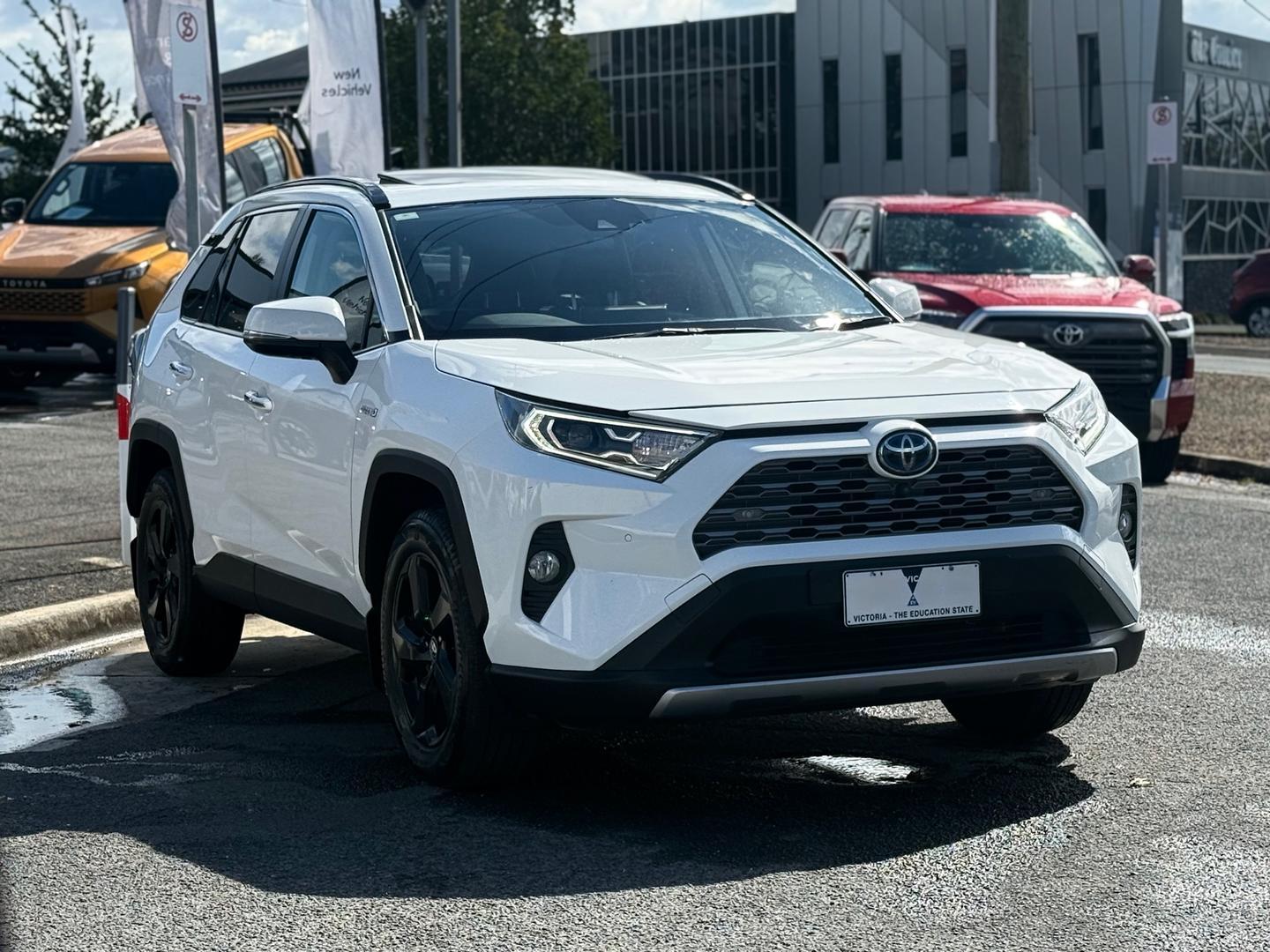 2020 Toyota RAV4 Cruiser-AWD in White