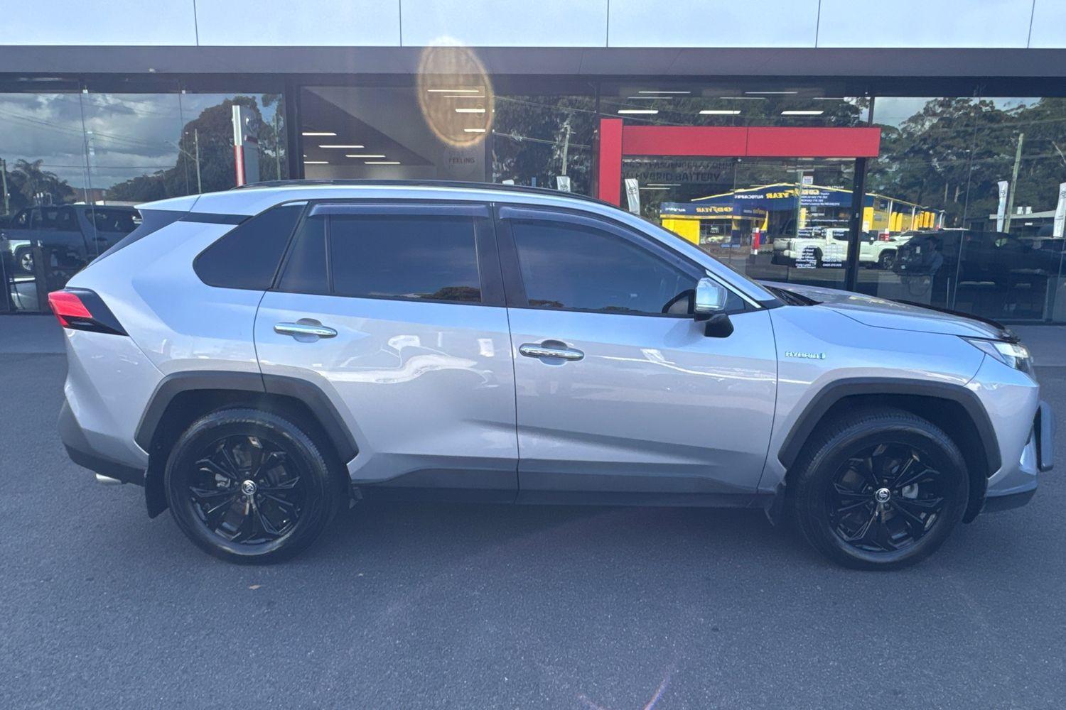 2022 Toyota RAV4 Cruiser-AWD in Silver